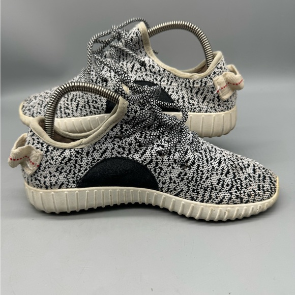 Adidas Yeezy Boost 350 Kids Size 6 Turtledove - Picture 1 of 6